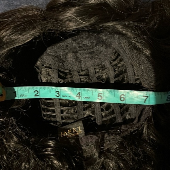 Vintage style silky soft synthetic curly hair wig - Picture 8 of 9